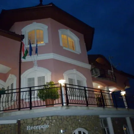 Manor *