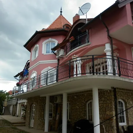 Apartment Manor