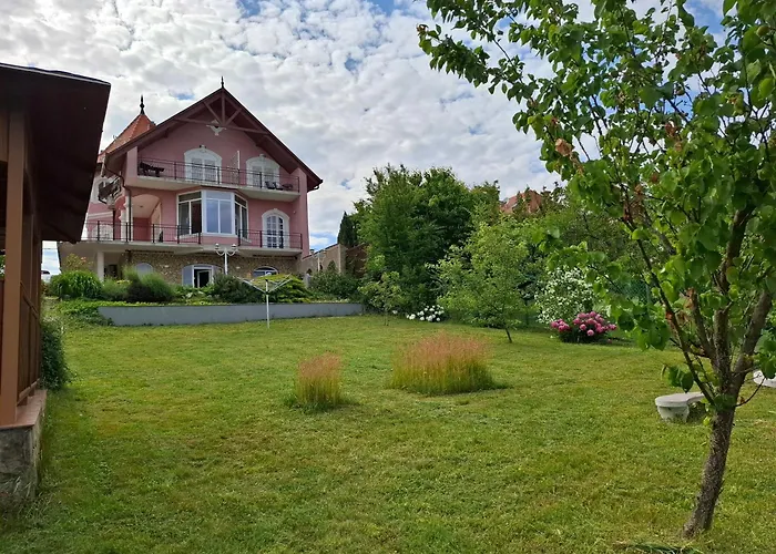 Manor *